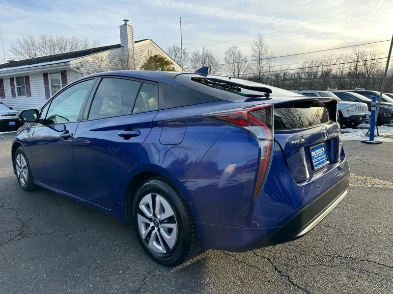 2018 Toyota Prius 4th Gen - Image 4 of 12