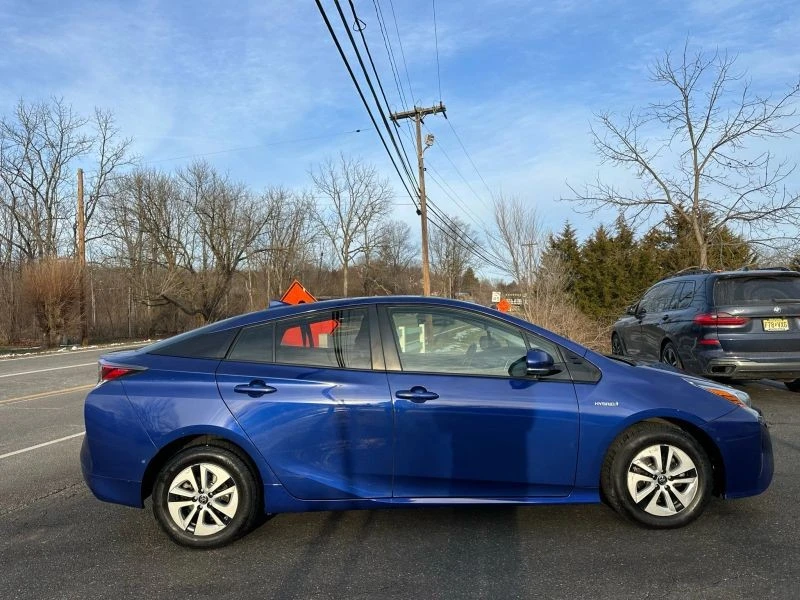 2018 Toyota Prius 4th Gen - Image 8 of 12