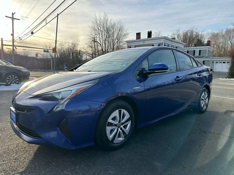2018 Toyota Prius 4th Gen - Image 3 of 12