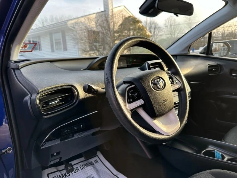2018 Toyota Prius 4th Gen - Image 10 of 12