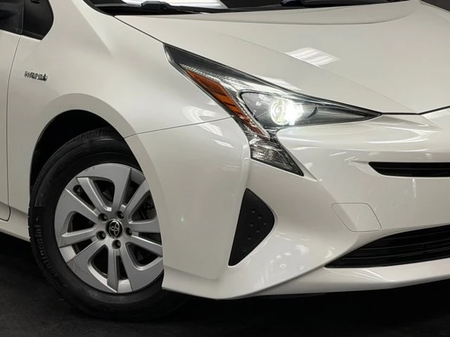 2018 Toyota Prius 4th Gen - Image 4 of 21