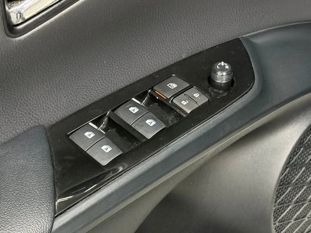 2018 Toyota Prius 4th Gen - Image 20 of 21