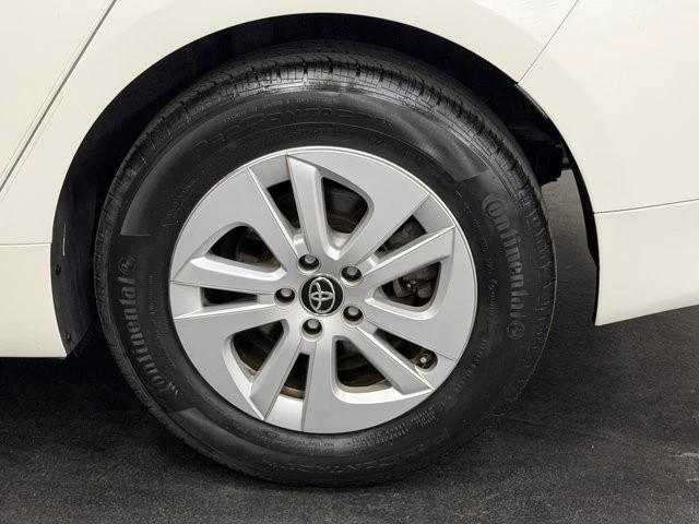 2018 Toyota Prius 4th Gen - Image 16 of 21