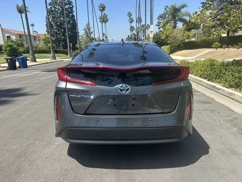 2018 Toyota Prius 4th Gen - Image 4 of 31