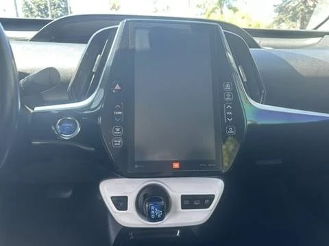 2018 Toyota Prius 4th Gen - Image 10 of 31