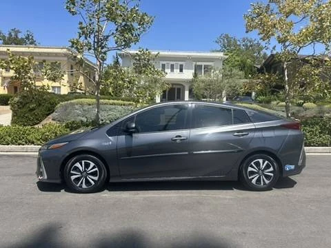 2018 Toyota Prius 4th Gen - Image 2 of 31