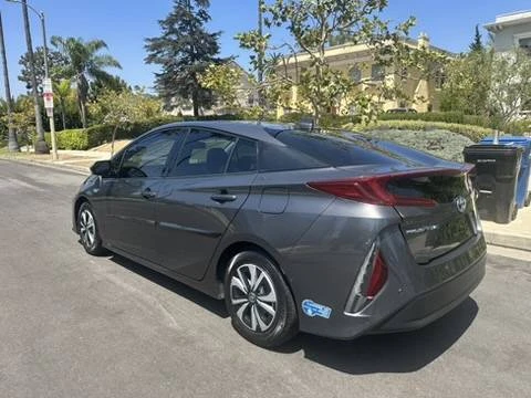 2018 Toyota Prius 4th Gen - Image 3 of 31