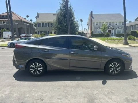 2018 Toyota Prius 4th Gen - Image 6 of 31