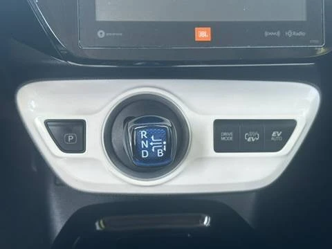 2018 Toyota Prius 4th Gen - Image 11 of 31