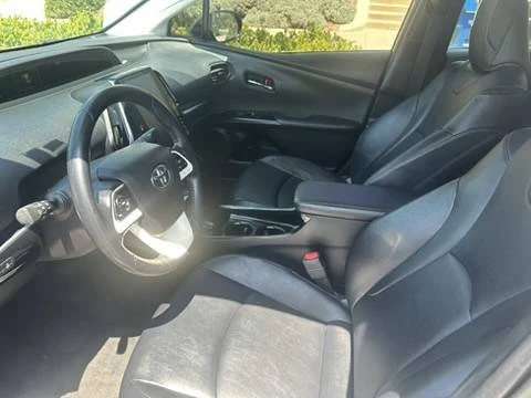 2018 Toyota Prius 4th Gen - Image 12 of 31