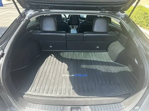 2018 Toyota Prius 4th Gen - Image 16 of 31