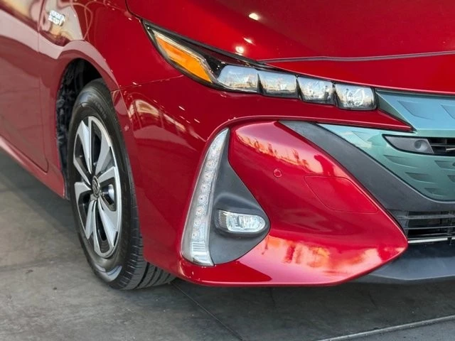 2018 Toyota Prius 4th Gen - Image 8 of 21