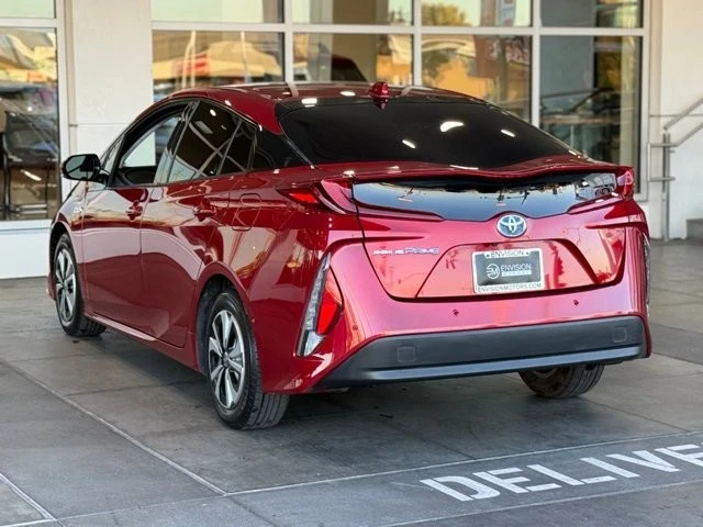 2018 Toyota Prius 4th Gen - Image 9 of 12