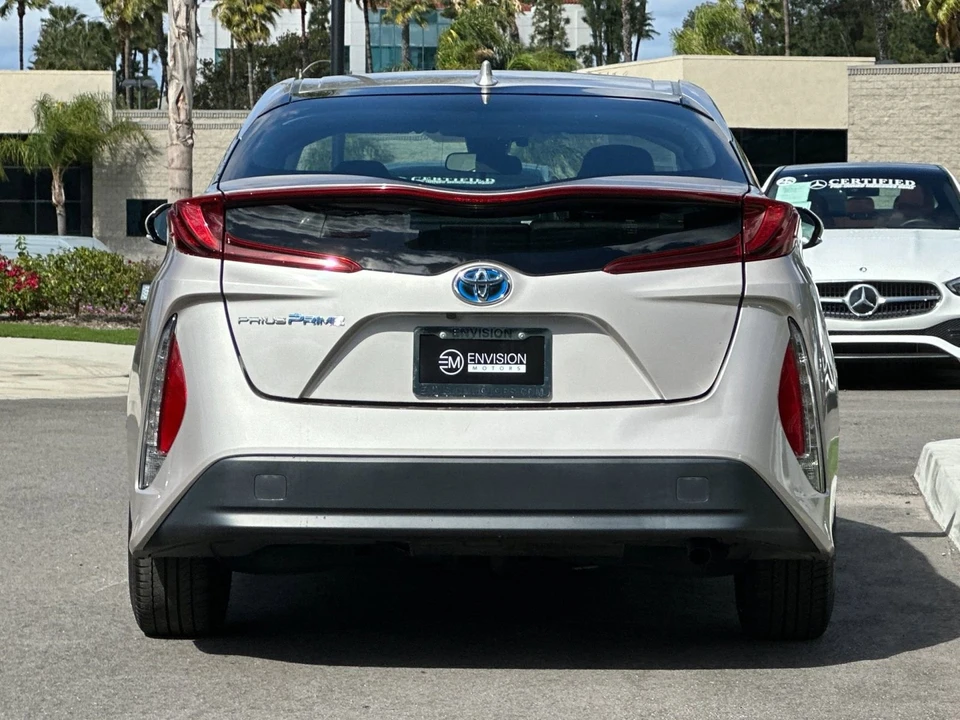 2018 Toyota Prius 4th Gen - Image 4 of 12