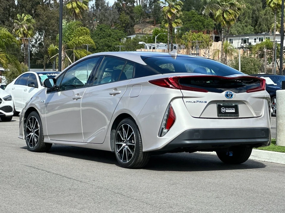 2018 Toyota Prius 4th Gen - Image 5 of 12