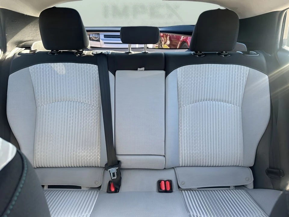 2018 Toyota Prius 4th Gen - Image 10 of 12