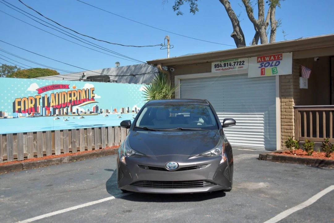 2018 Toyota Prius 4th Gen - Image 2 of 12