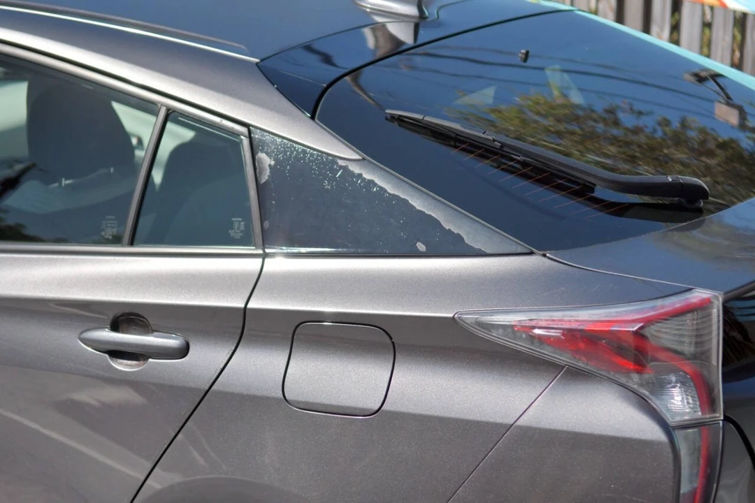 2018 Toyota Prius 4th Gen - Image 10 of 12
