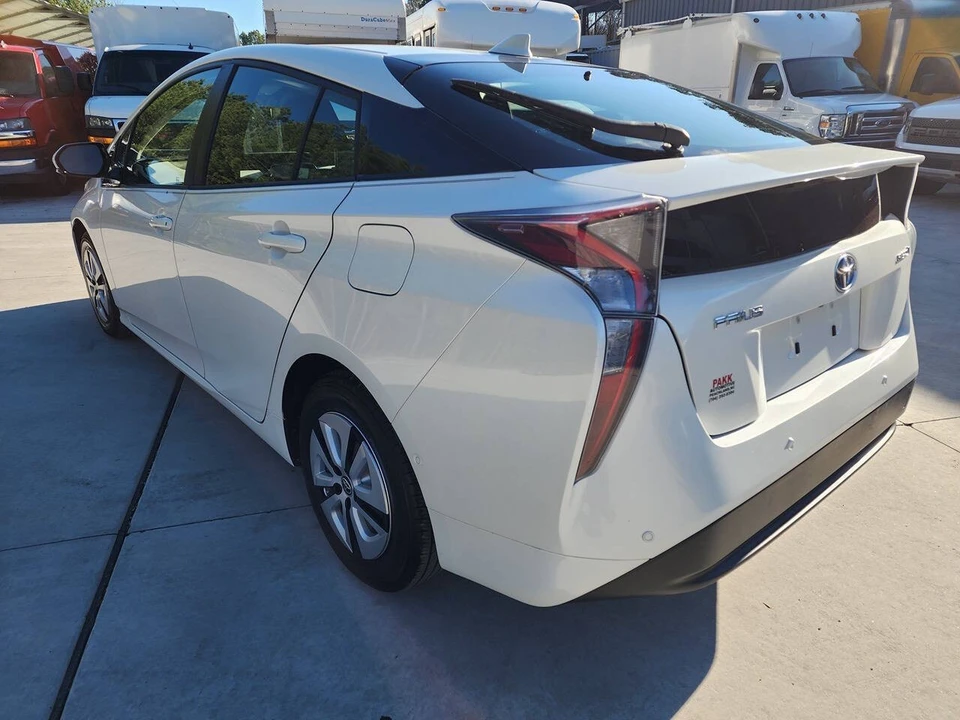 2018 Toyota Prius 4th Gen - Image 4 of 21