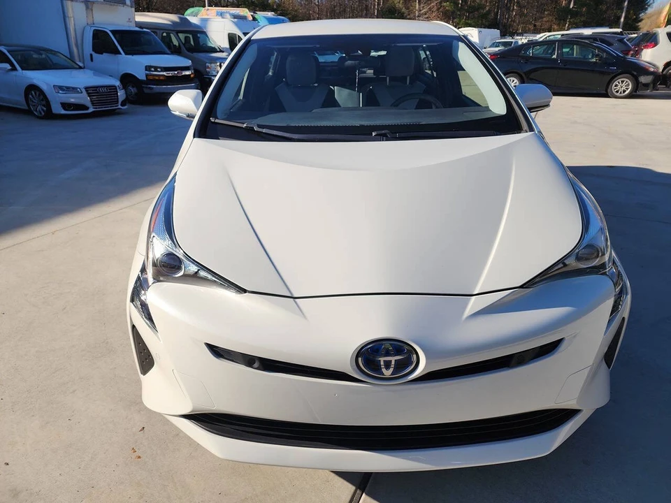 2018 Toyota Prius 4th Gen - Image 9 of 21