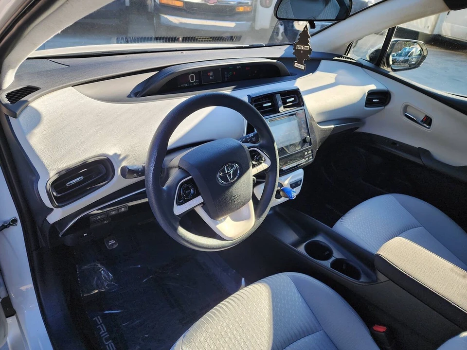 2018 Toyota Prius 4th Gen - Image 13 of 21