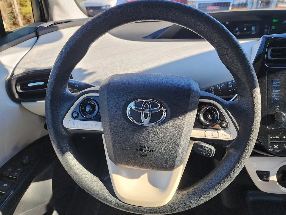2018 Toyota Prius 4th Gen - Image 19 of 21