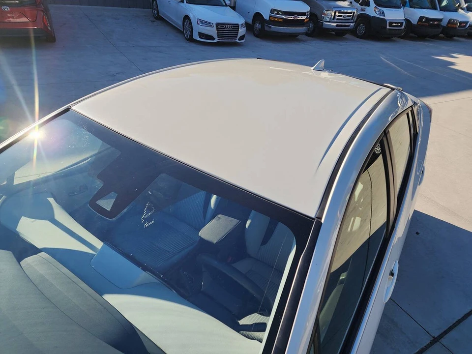 2018 Toyota Prius 4th Gen - Image 10 of 21