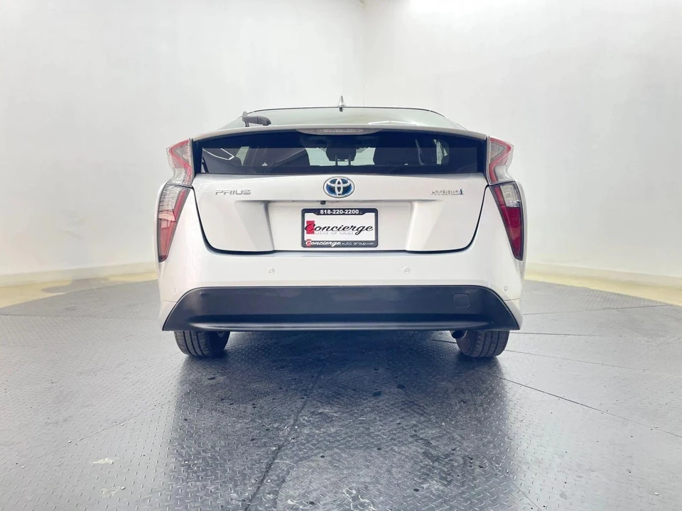 2018 Toyota Prius 4th Gen - Image 5 of 21