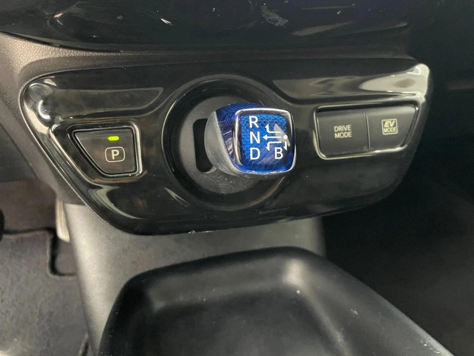 2018 Toyota Prius 4th Gen - Image 17 of 21