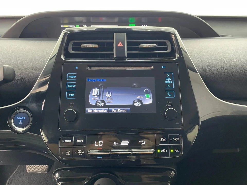 2018 Toyota Prius 4th Gen - Image 18 of 21