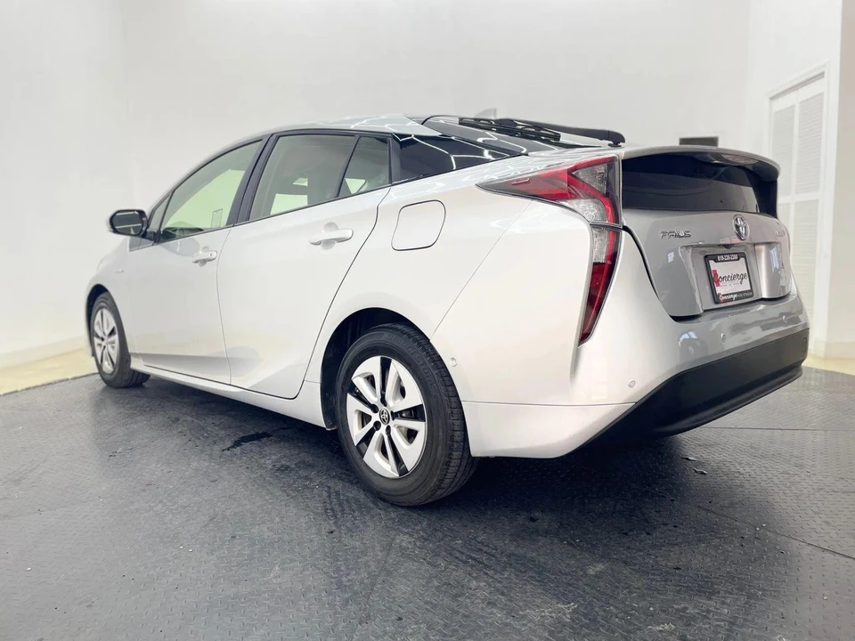 2018 Toyota Prius 4th Gen - Image 6 of 21