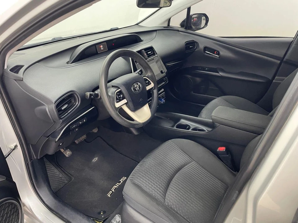 2018 Toyota Prius 4th Gen - Image 11 of 21