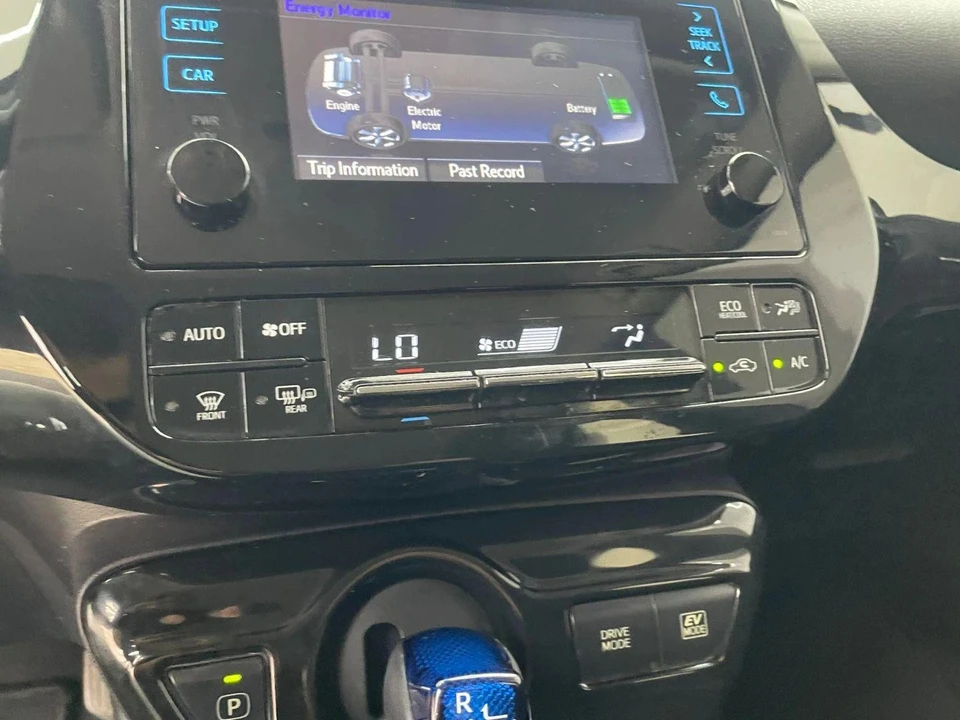 2018 Toyota Prius 4th Gen - Image 19 of 21