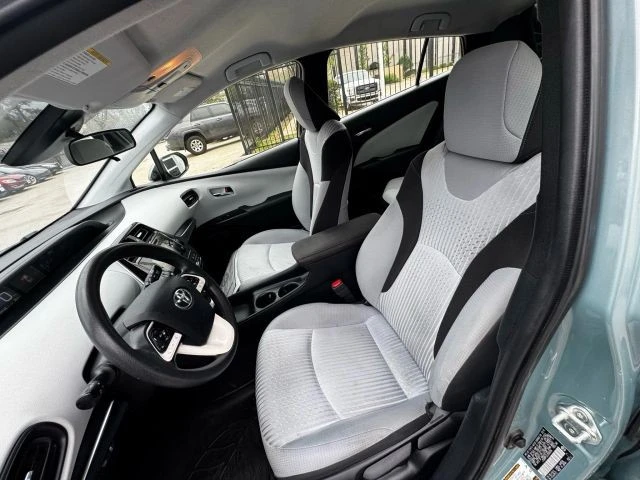2018 Toyota Prius 4th Gen - Image 19 of 21
