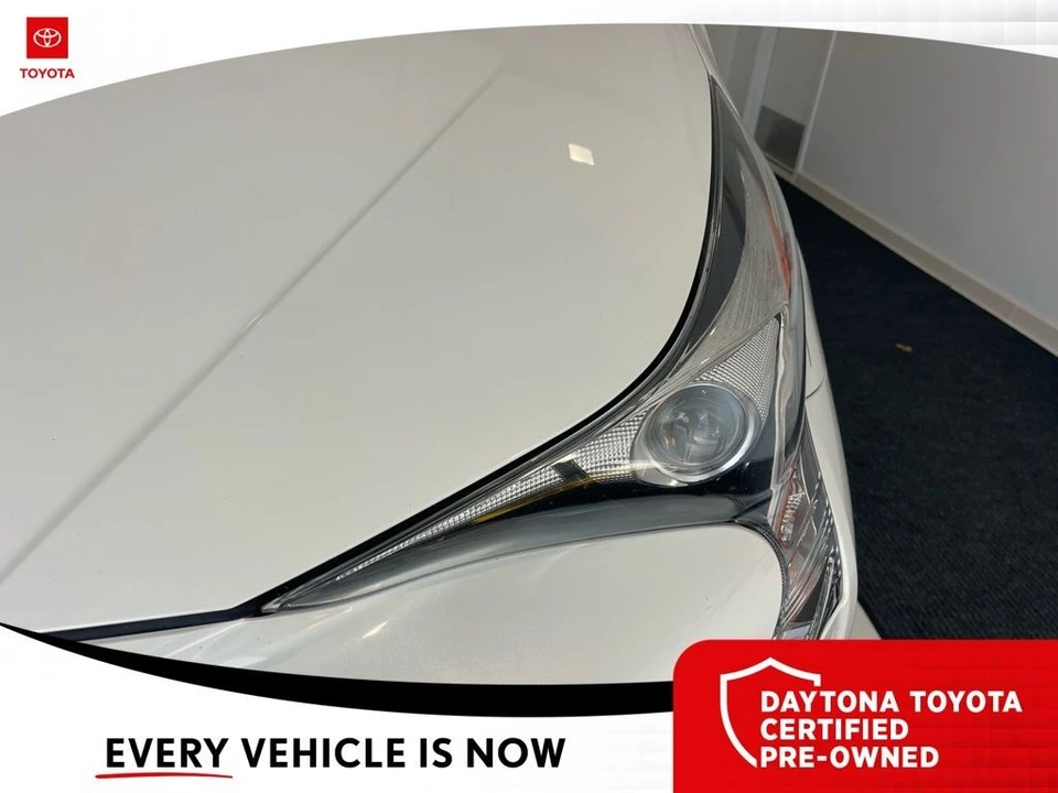 2018 Toyota Prius 4th Gen - Image 5 of 12