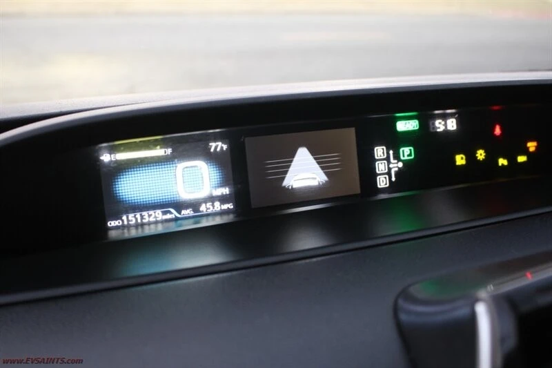 2018 Toyota Prius 4th Gen - Image 13 of 16