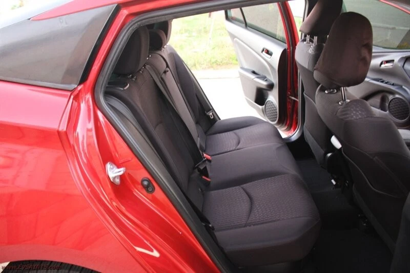 2018 Toyota Prius 4th Gen - Image 10 of 16