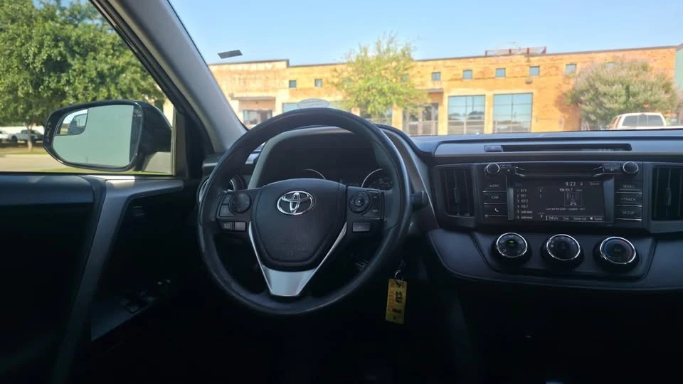 2018 Toyota RAV4 4th Gen - Image 9 of 15
