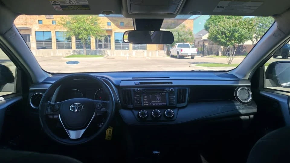 2018 Toyota RAV4 4th Gen - Image 8 of 15
