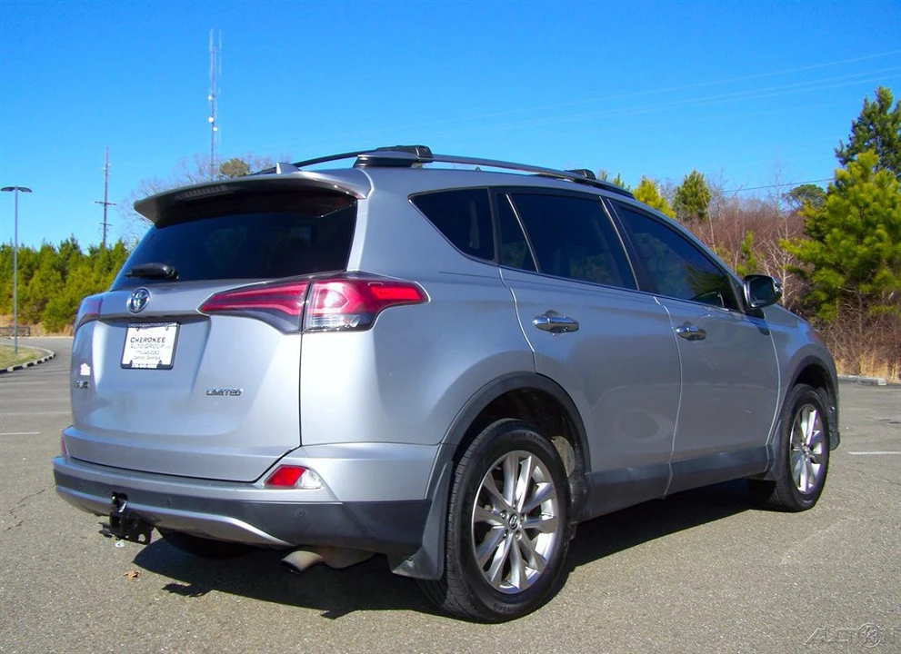 2018 Toyota RAV4 4th Gen - Image 4 of 12