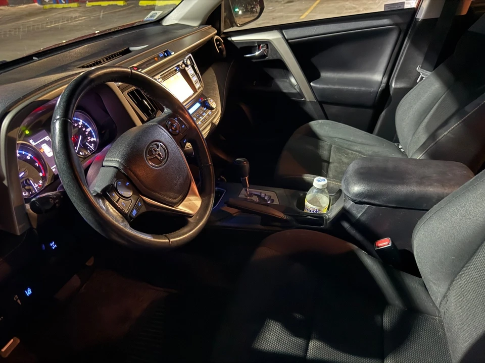 2018 Toyota RAV4 4th Gen - Image 2 of 11