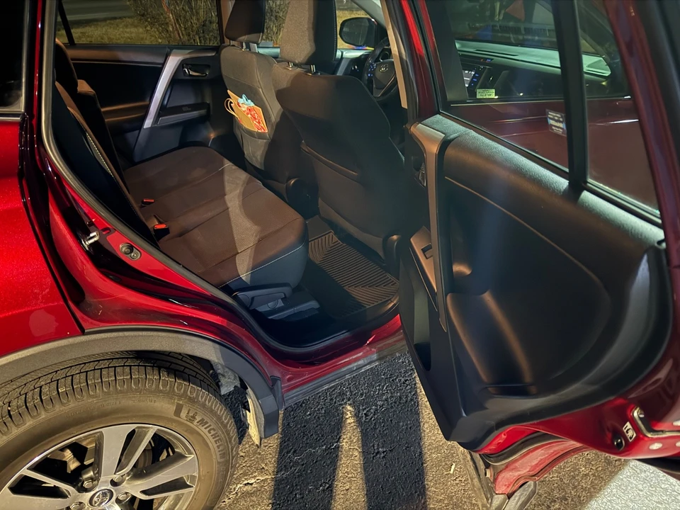 2018 Toyota RAV4 4th Gen - Image 6 of 11