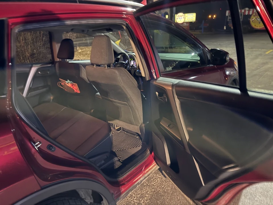 2018 Toyota RAV4 4th Gen - Image 9 of 11