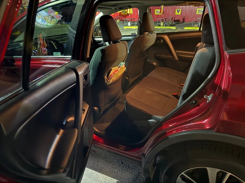 2018 Toyota RAV4 4th Gen - Image 7 of 11