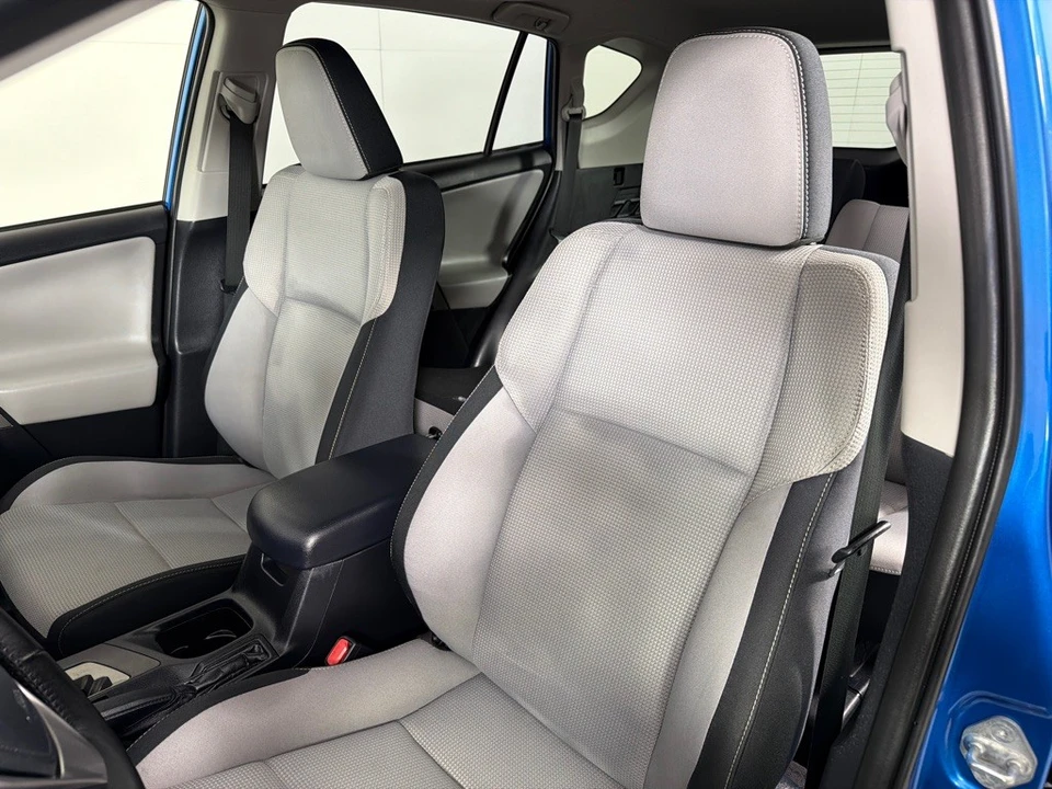 2018 Toyota RAV4 4th Gen - Image 11 of 21