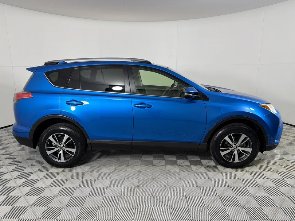 2018 Toyota RAV4 4th Gen - Image 4 of 21
