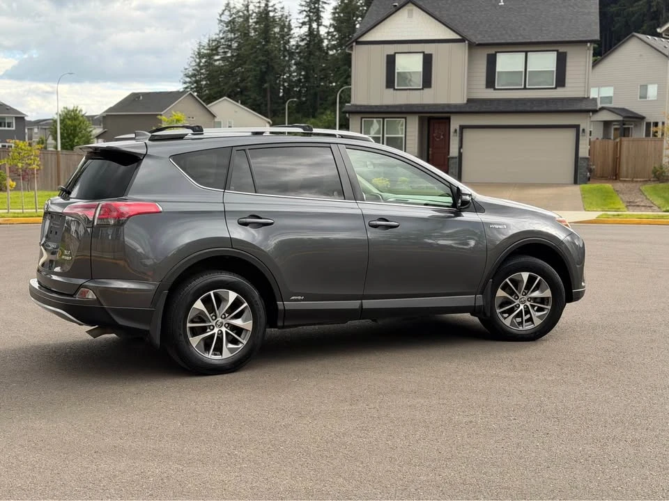 2018 Toyota RAV4 4th Gen - Image 7 of 21