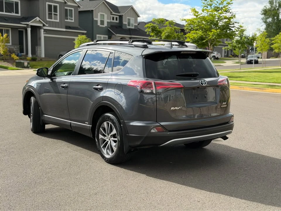 2018 Toyota RAV4 4th Gen - Image 4 of 21