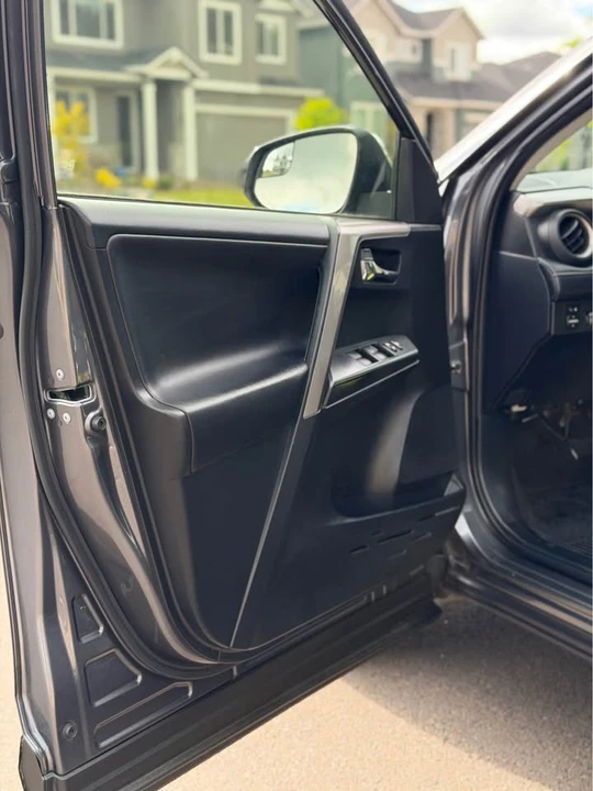 2018 Toyota RAV4 4th Gen - Image 11 of 21