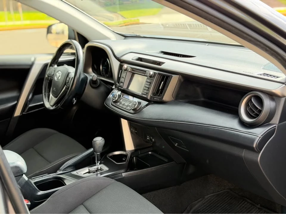2018 Toyota RAV4 4th Gen - Image 17 of 21